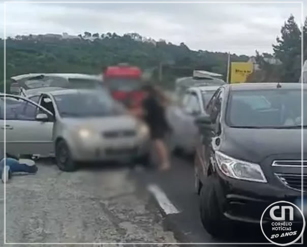 Motorista ataca pessoas e carros com machado em rodovia do Paraná