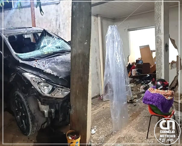 Homem joga carro contra casa após esposa recusar relação sexual no PR