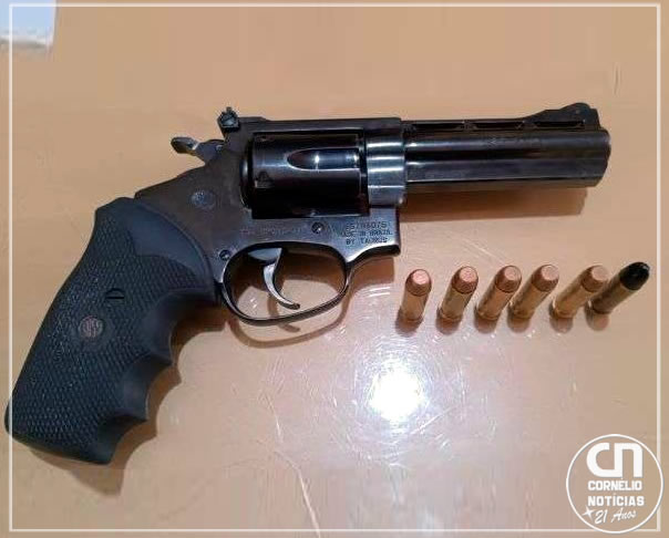 Marido é preso com revólver após denúncia da esposa