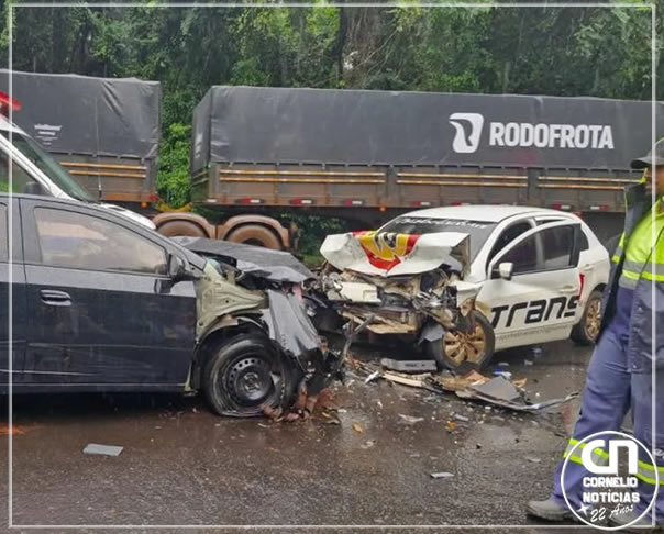 Acidente em rodovia deixa quatro feridos entre S. A. da Platina e Jacarezinho