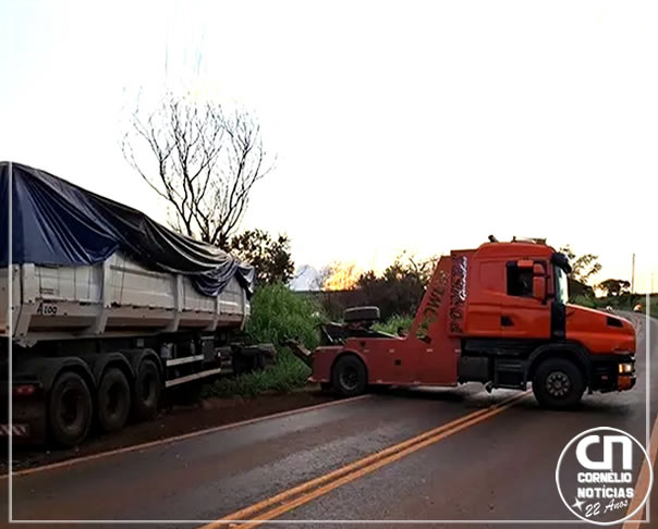 Colisão entre caminhões deixa feridos no Norte Pioneiro