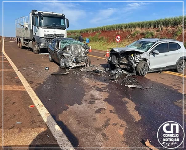Acidente entre dois carros mata motorista na BR-369, em Cambará