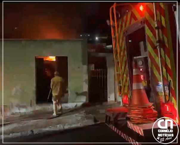 Senhora perde tudo em incêndio em Cornélio Procópio