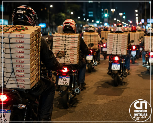 Motoboys chegam para entregar 87 pizzas e descobrem que caíram em trote no PR