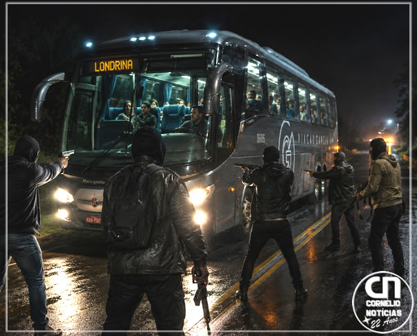 Quadrilha armada assalta ônibus na BR-369, em Uraí
