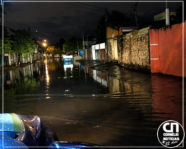 Chuva causa alagamentos e estragos no Oeste e Sudoeste do Paraná