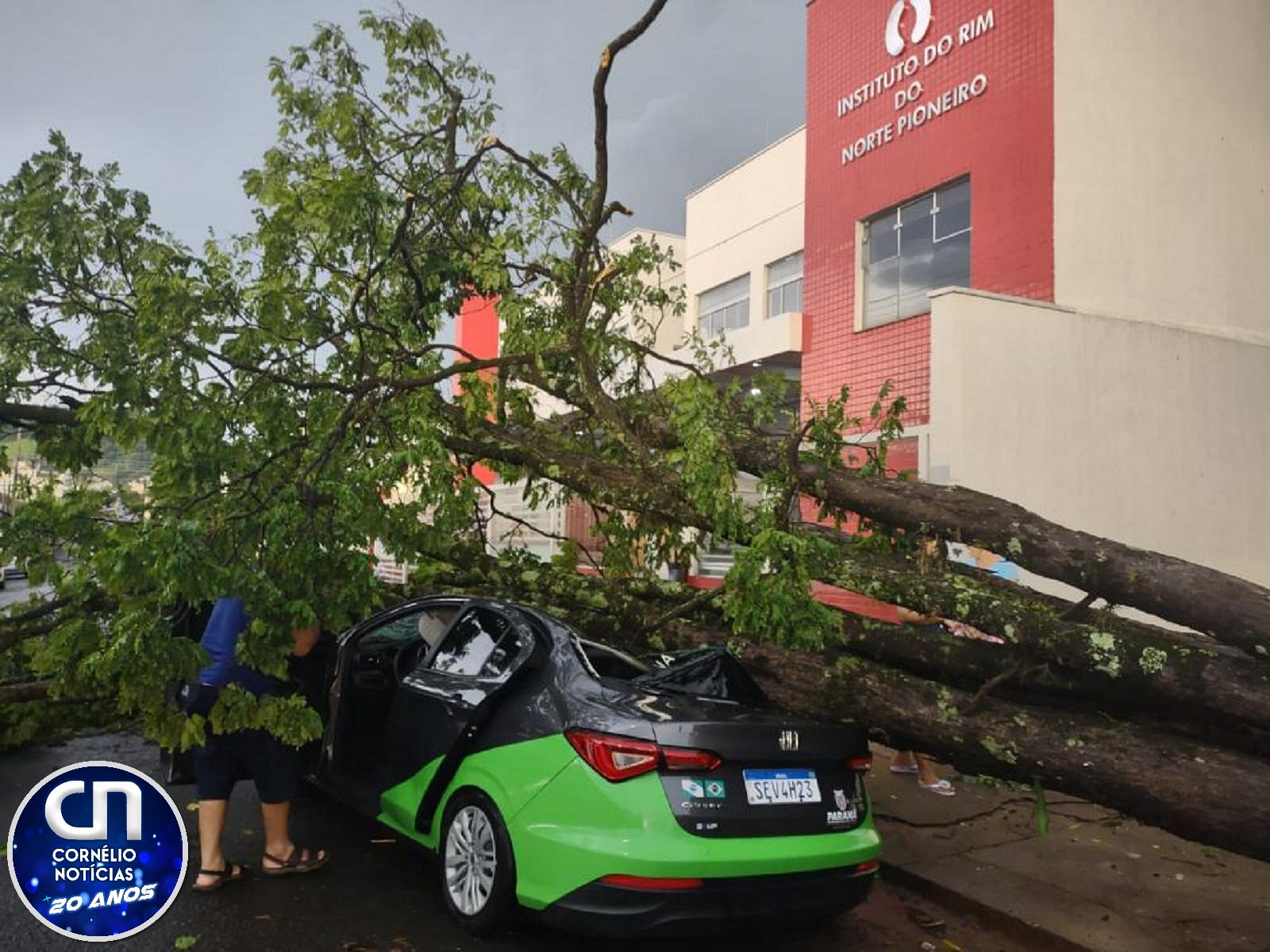 Temporal causa estragos em Santo Antônio da Platina