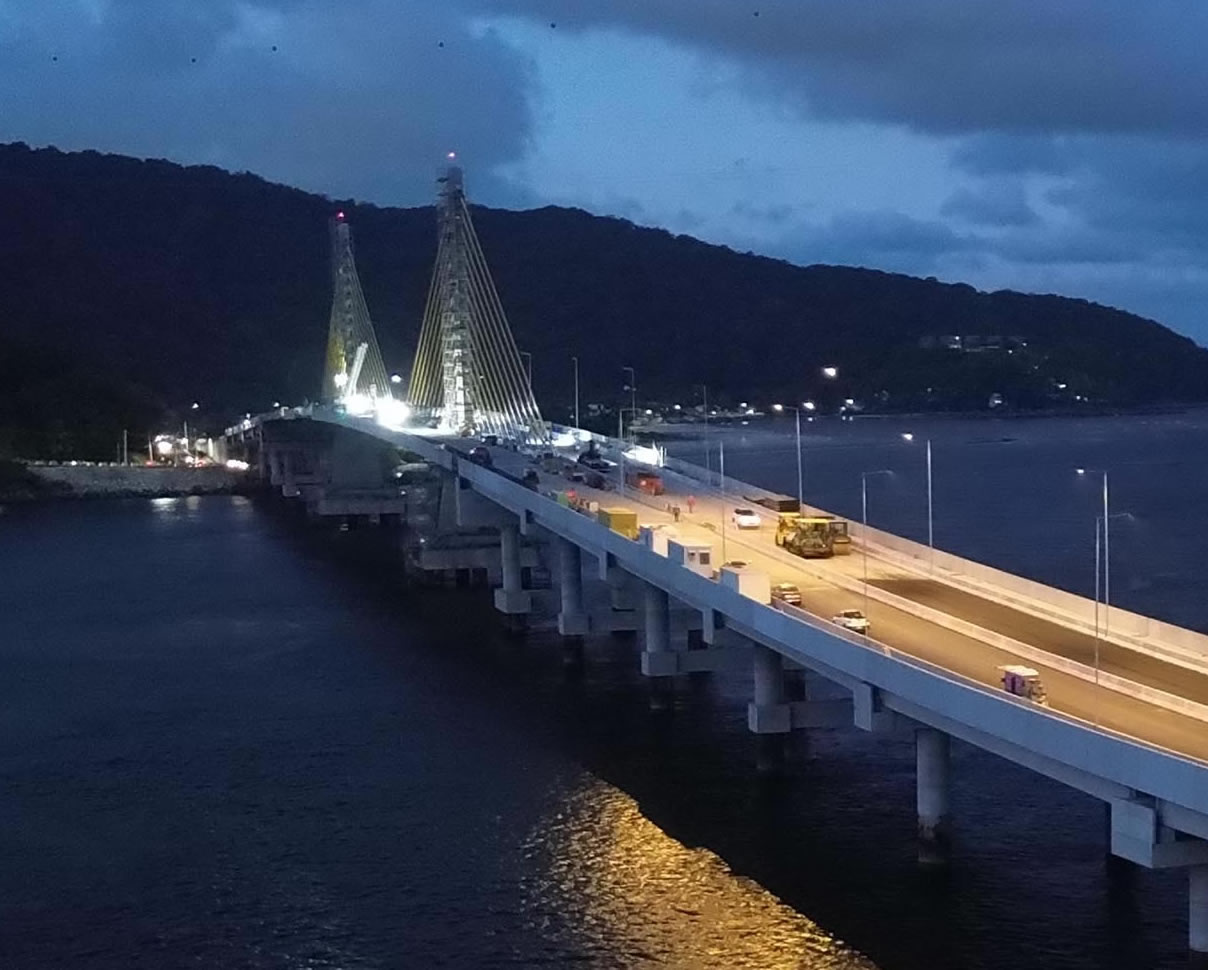 Ponte no litoral ganha iluminação e testes revelam como será o visual à noite