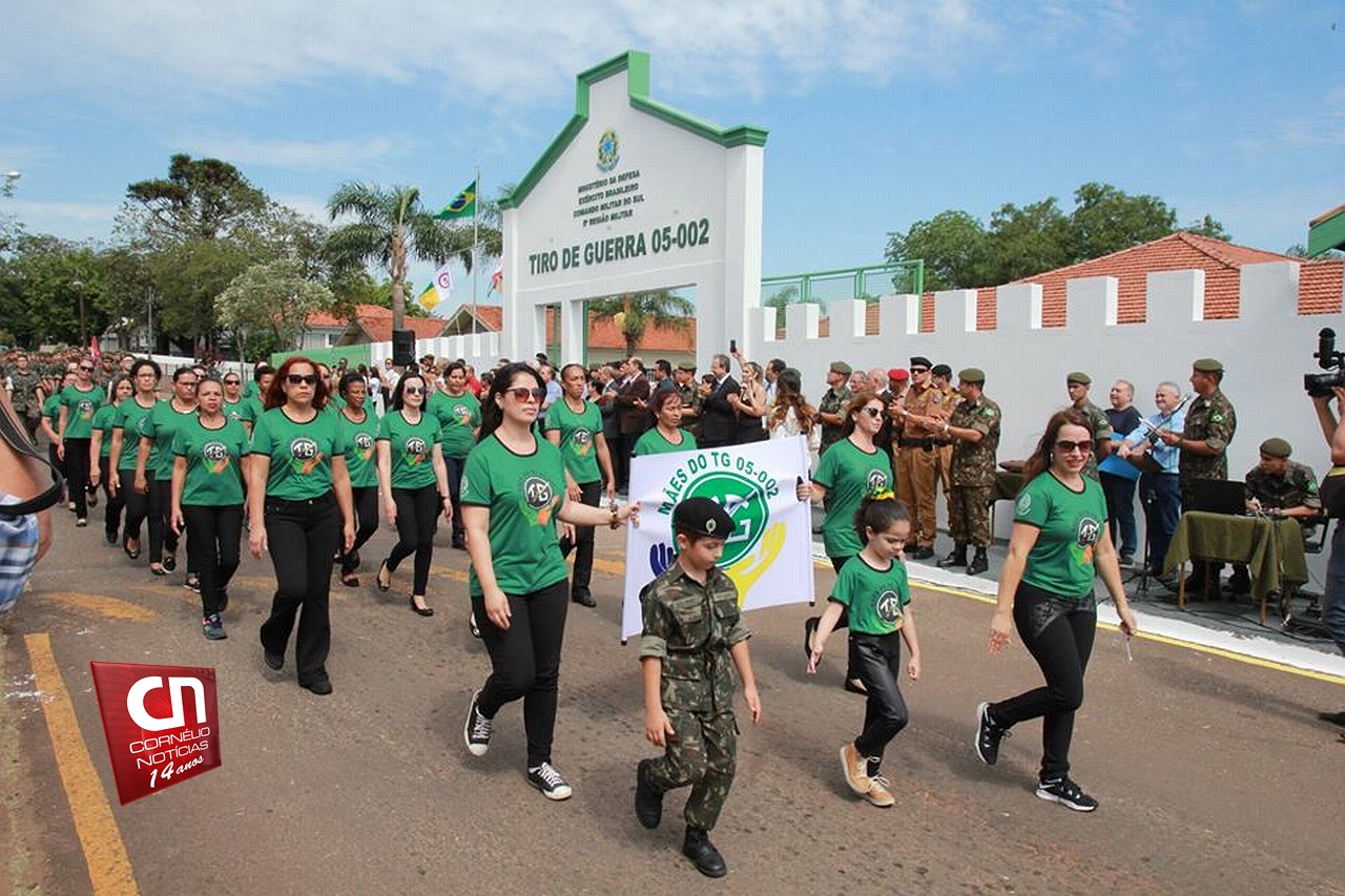 General do Exército Brasileiro inaugura novo portal de acesso ao Tiro de Guerra 05-002