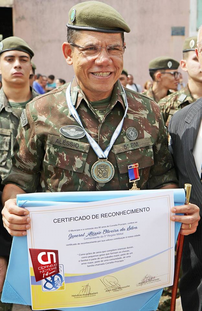 General do Exército Brasileiro inaugura novo portal de acesso ao Tiro de Guerra 05-002