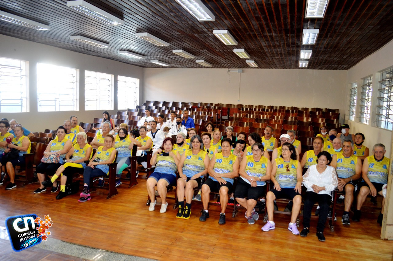 Em Cornélio Procópio, participantes do IV Encontro Estadual da Pessoa Idosa são homenageados 